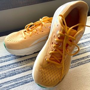 Altra Via Olympus women’s running shoes size 8